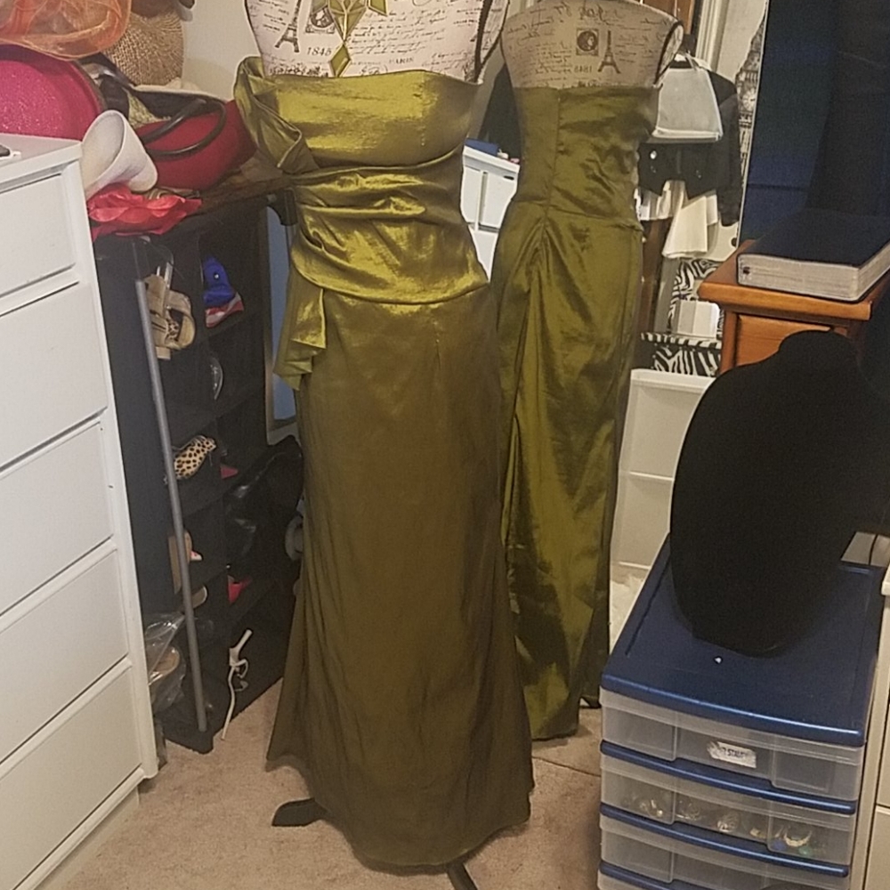 Gown by bibian NWT